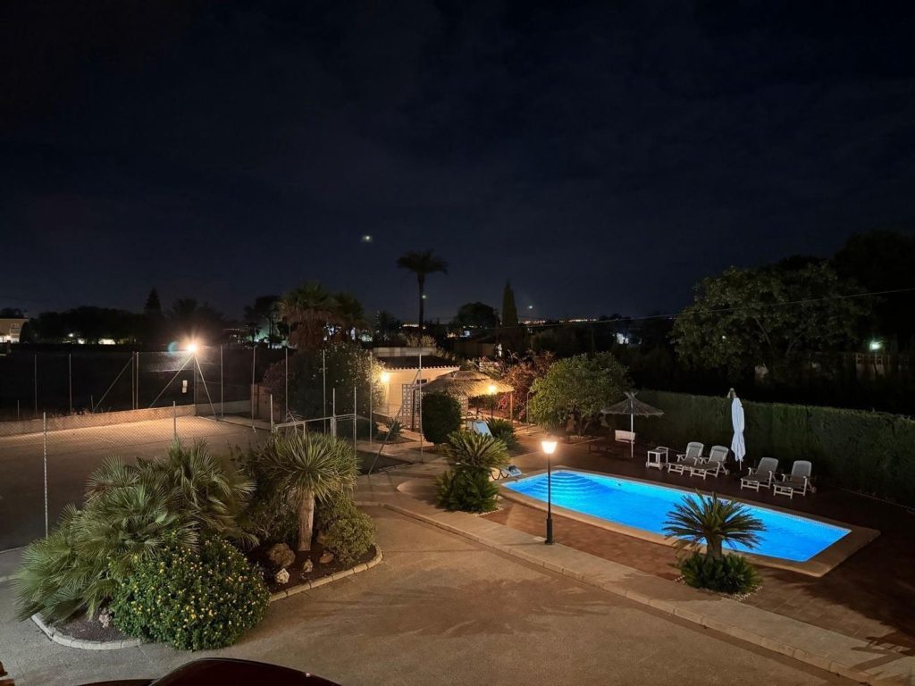 Chalet de 960 m² cu piscină în Elche (Alzabares) – 7 dormitoare, teren 2.170 m²