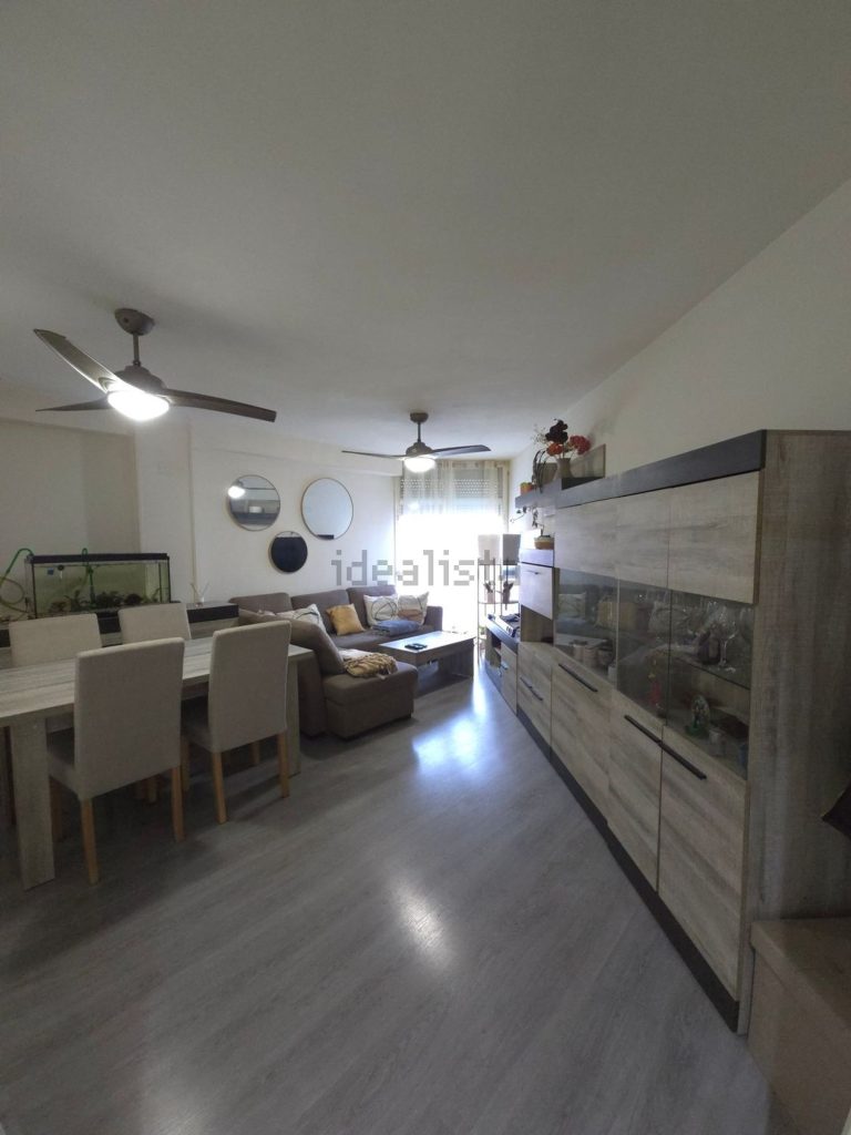Apartament 3 camere reformat în Valdebernardo, Madrid – garaj, boxă, piscină (foto 1)